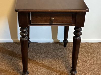 Dark Wood Drexel Heritage End Table with Dovetail Single Drawer, Spindle Legs
