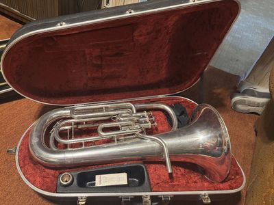 Euphonium Baritone Horn w/ Case