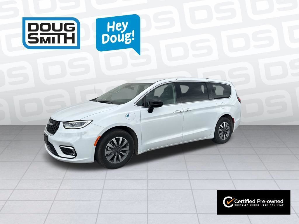 2024 Chrysler Pacifica Plug-In Hybrid Select