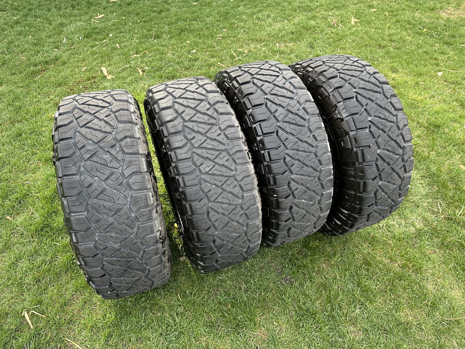 33" Nitto Ridge Grappler Tires & Wheels 285/70R17