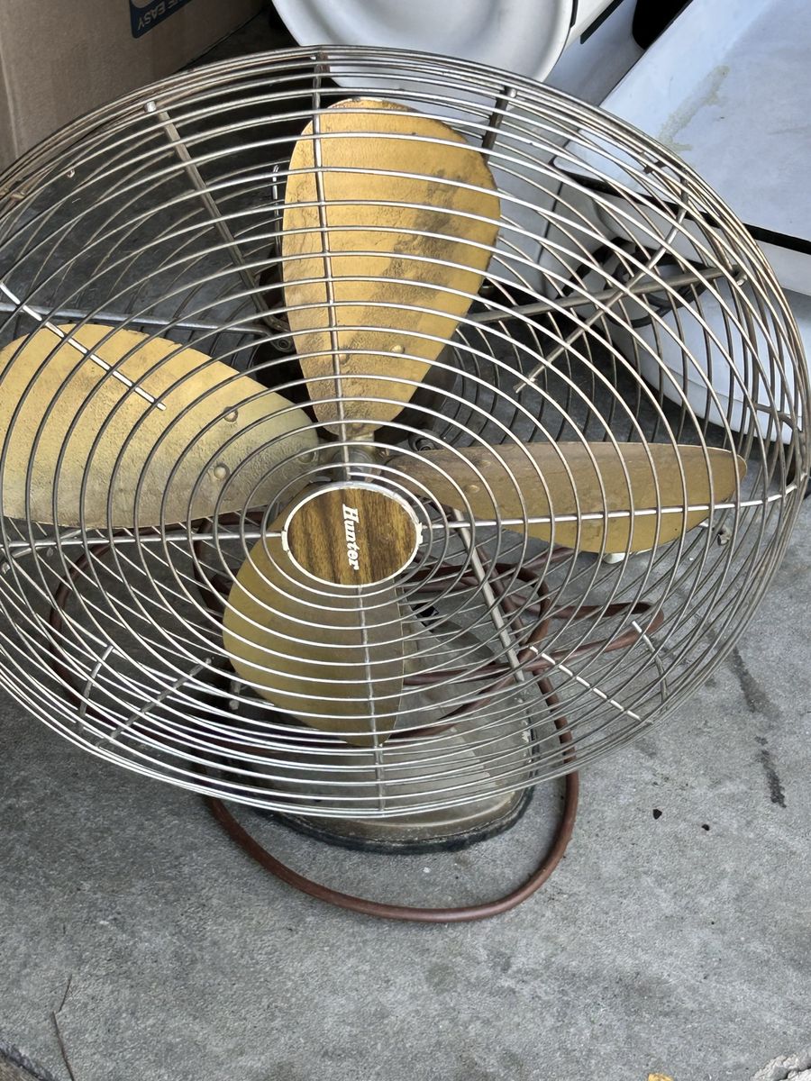 vintage Hunter Fan, works great