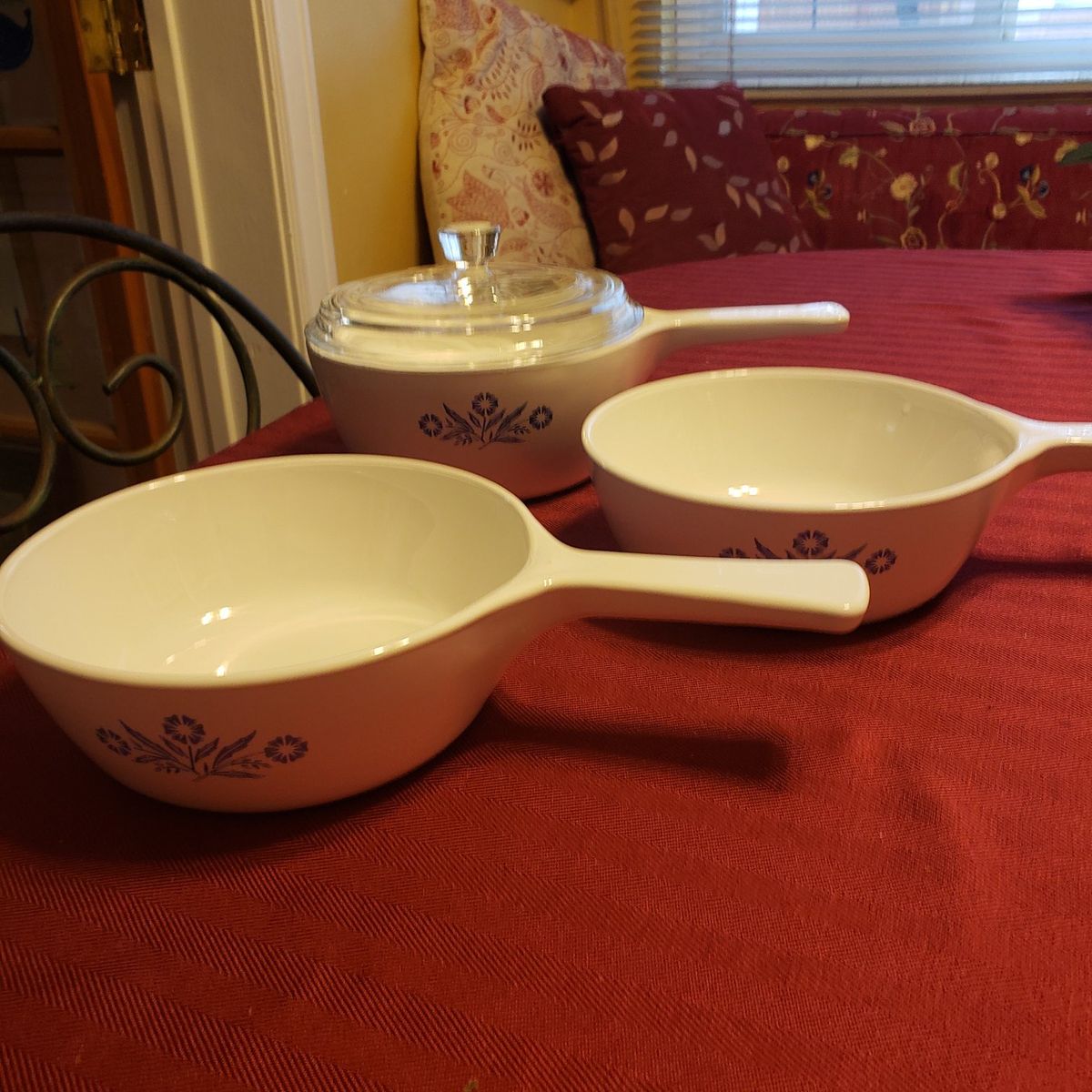 Classic Vintage Corning Ware 3 Round Handled Dishes with 1 Glass Lid