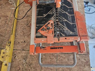 Tile saw