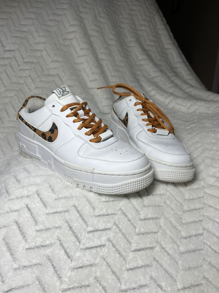 Nike Shoes! All Like New shape