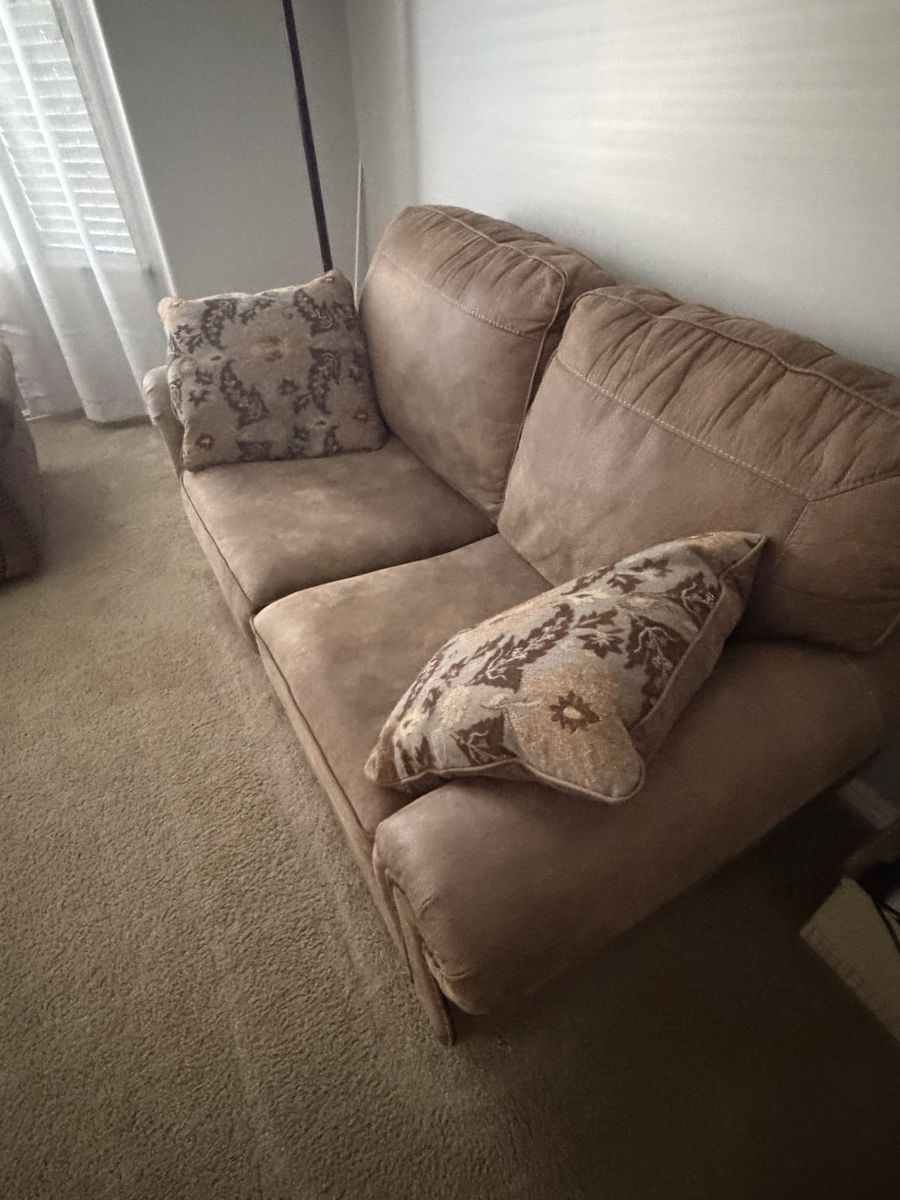 Main image 6