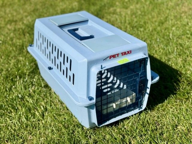 Dog kennel carrier 23"L