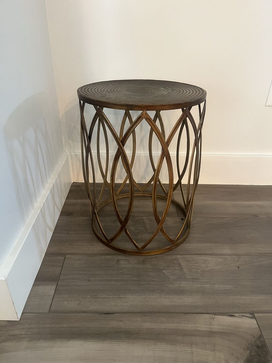 Metal Side Table - Gold 