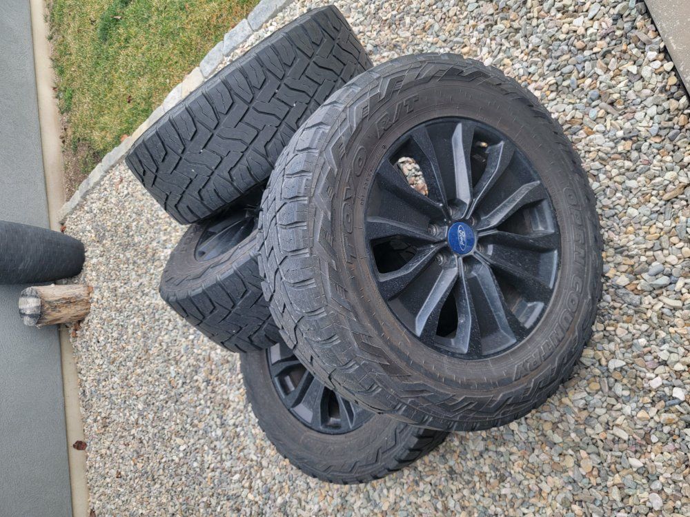 35x12.50R20 Toyo Open Country R/Tesla with wheels
