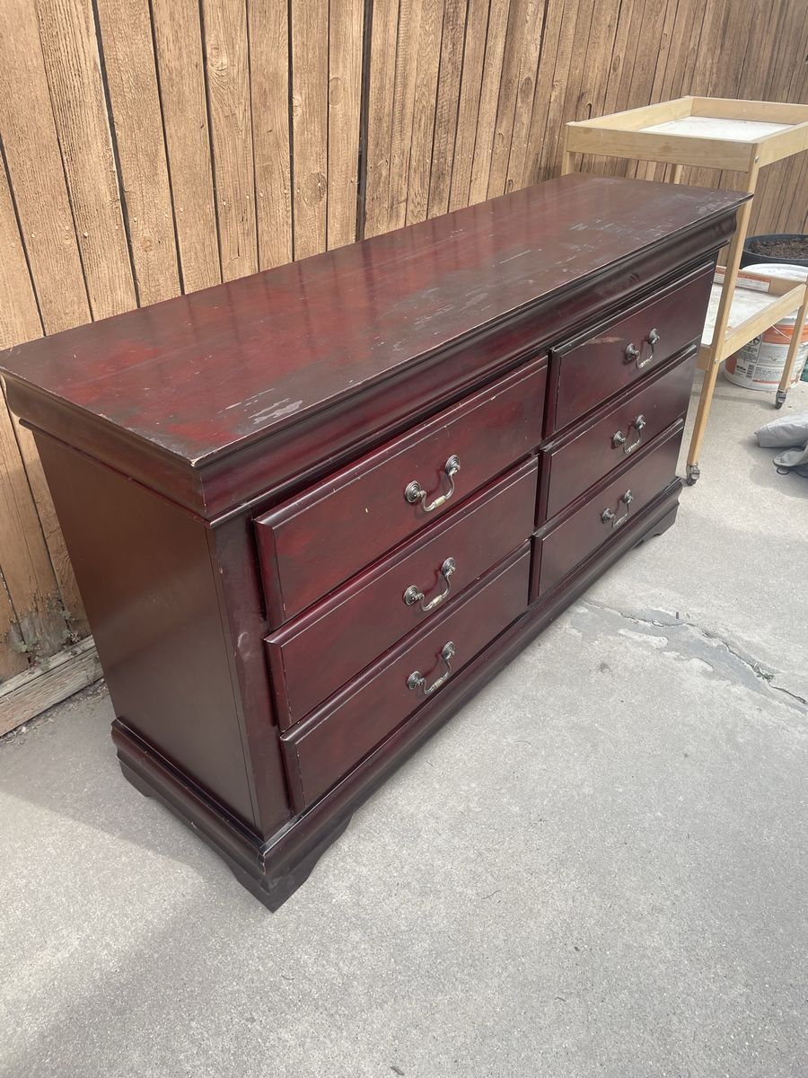 Dresser