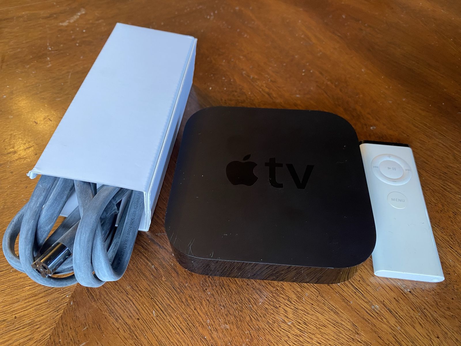 AppleTV 3rd Gen streaming device- factory reset- with remote