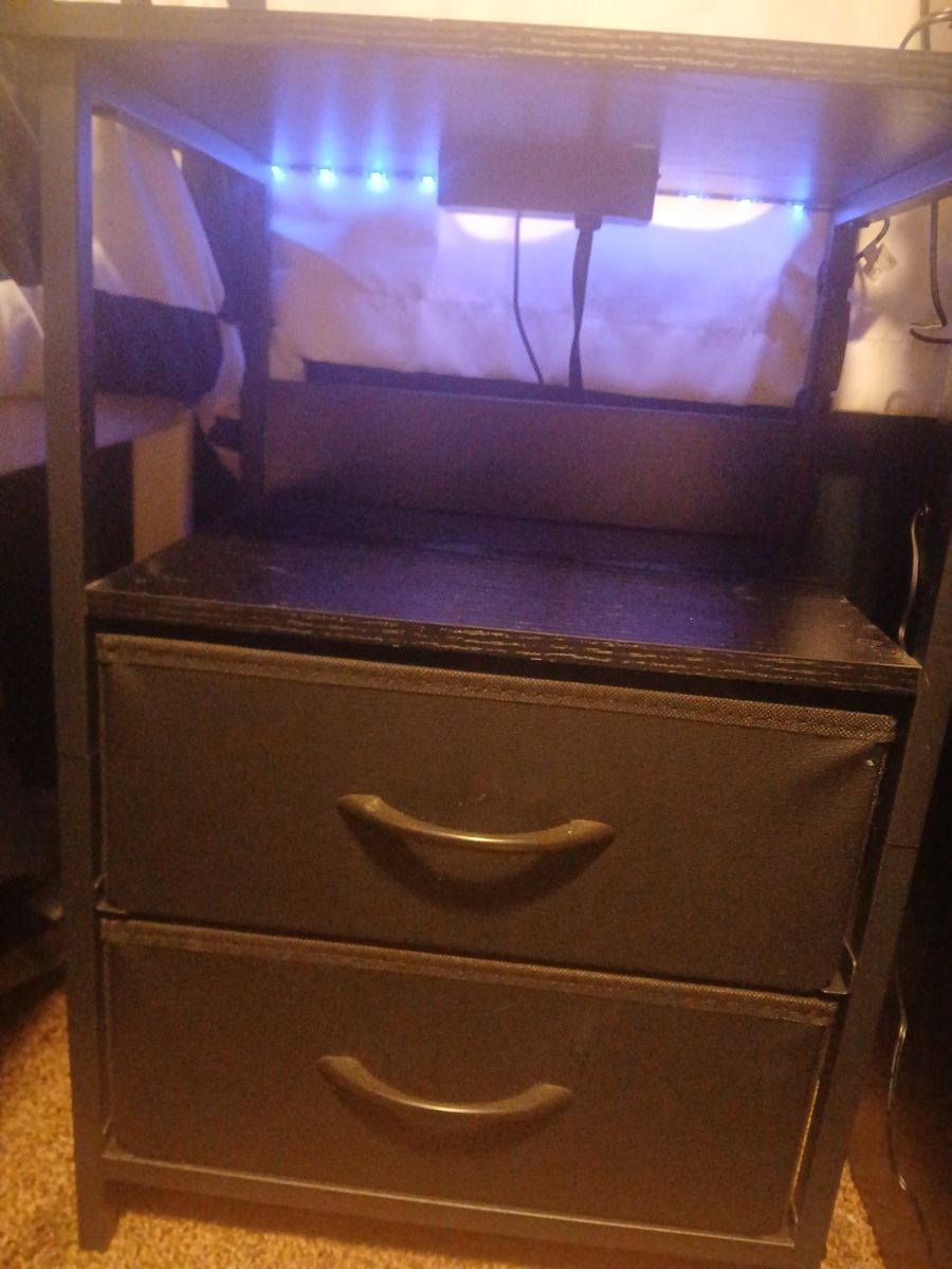 Night stand 