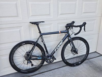 ARi Carbon 58cm Carbon wheels