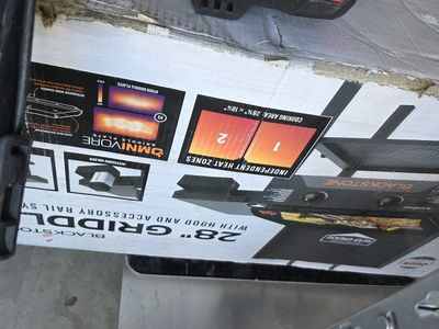 New in box Blackstone Griddle 28"