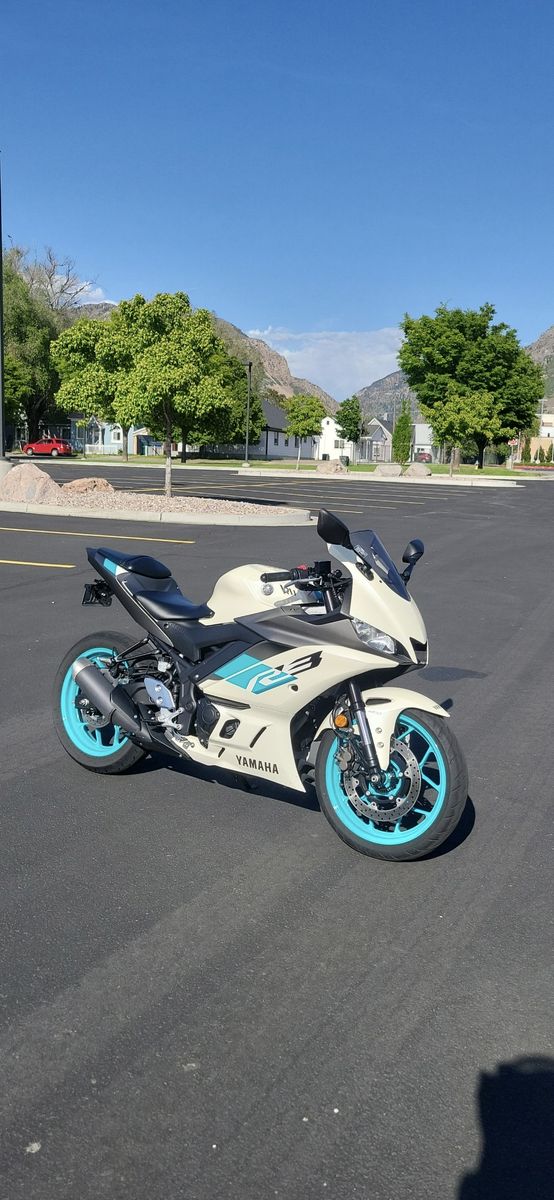 2024 YZF R 3