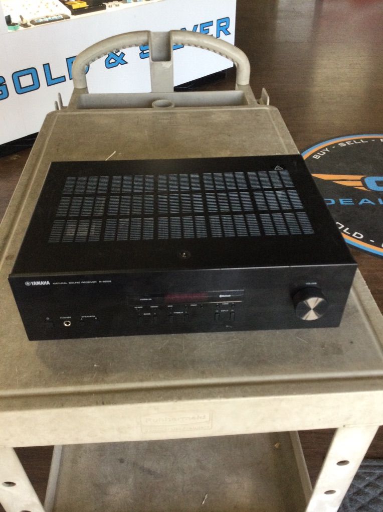 Yamaha Stereo Receiver.   #E75011713