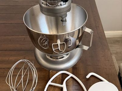 Kitchen-Aid Mixer