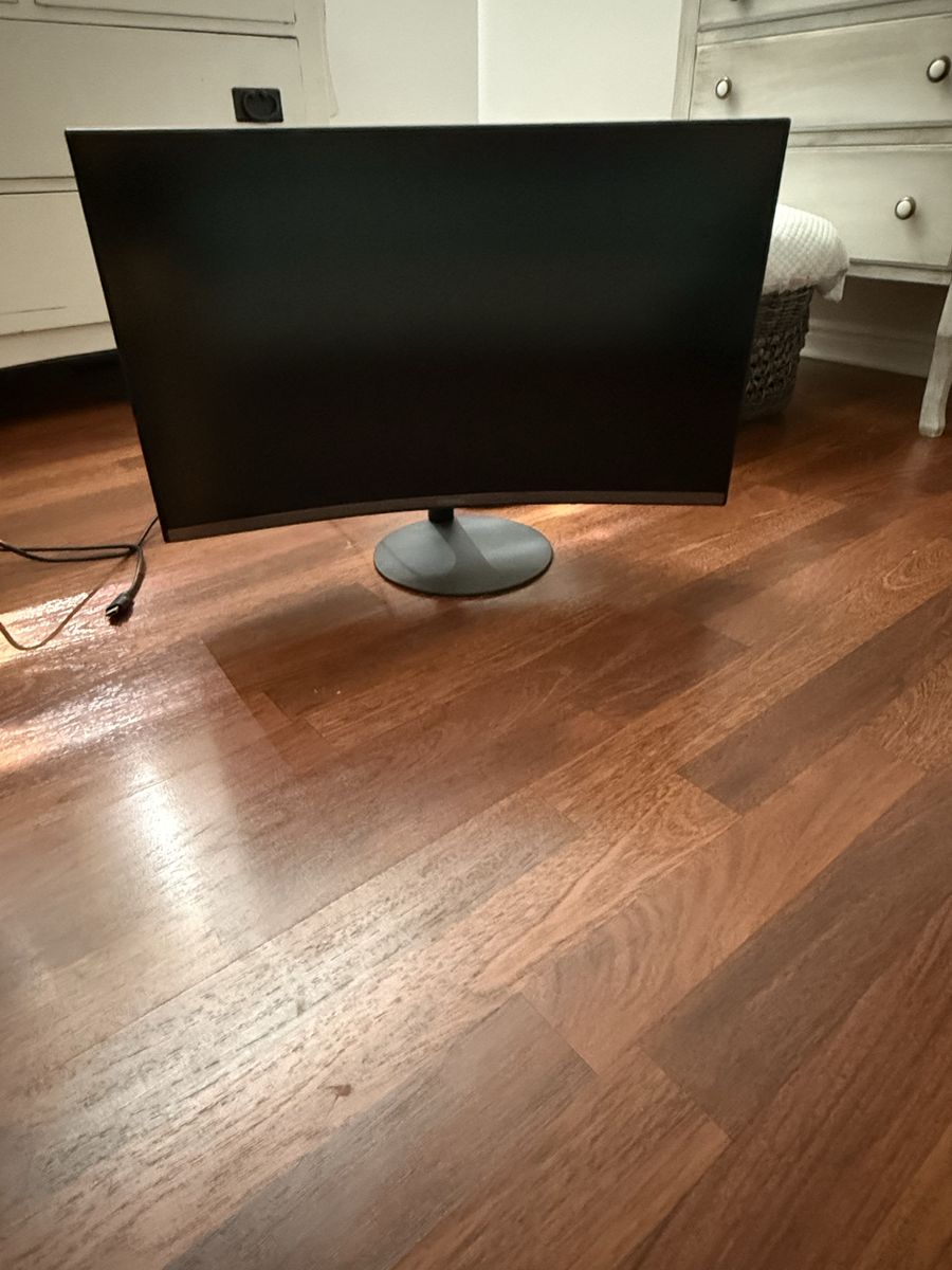 24” Samsung curved monitor 