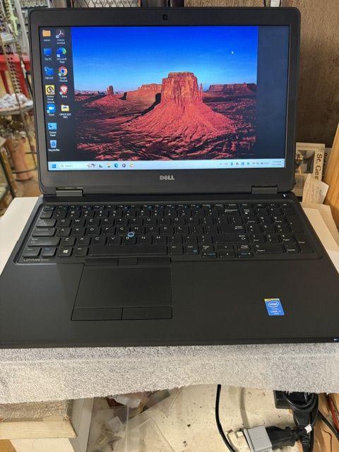 Dell Latitude e5550 i7. 16 Ram. 256 SSD.