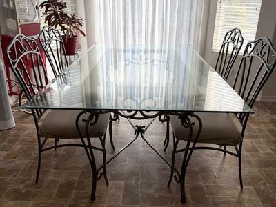Glass table w/ 6 chairs