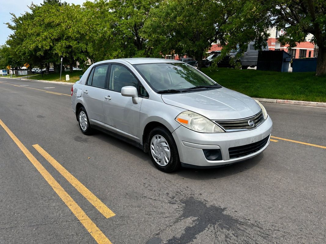 2011 Nissan Versa 1.8 S