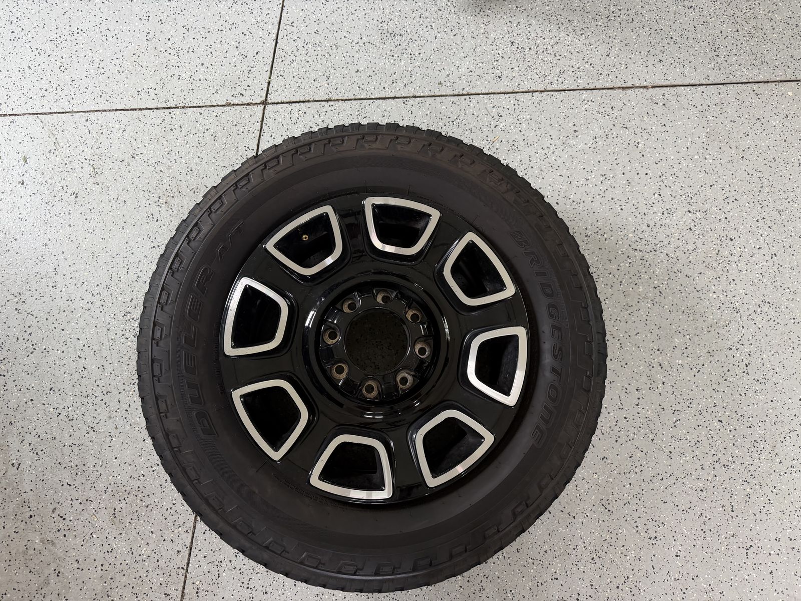 4 X Bridgestone Dueler LT275/65R20 tires