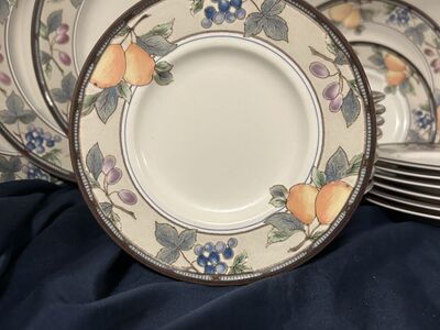 21 Dishes Vintage Mikasa Intaglio Garden Harvest