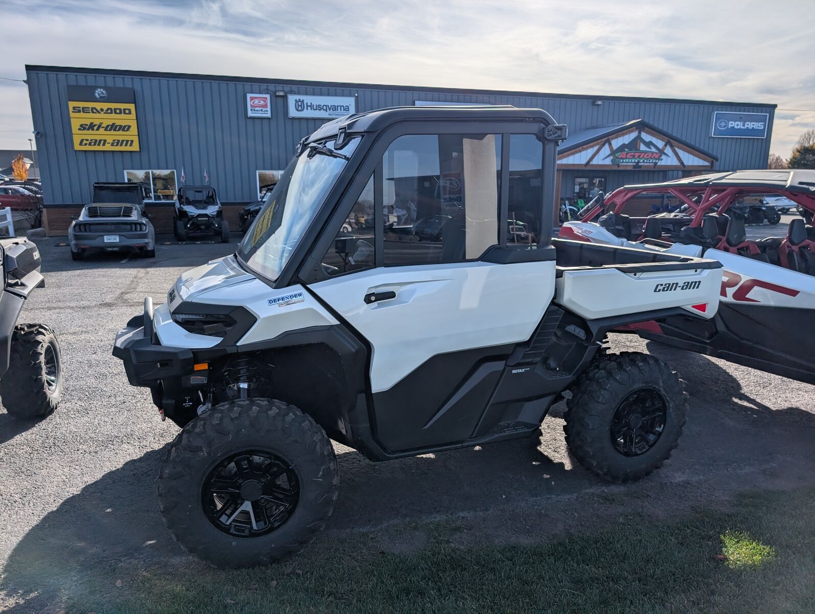 2026 Can-Am Defender Limited HD11 - Brand New!