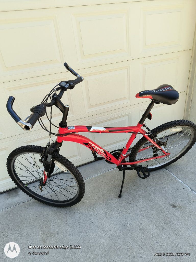 SCHWINN RANGER MOUNTAIN BIKE