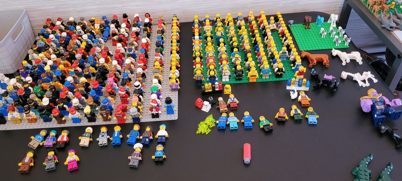 Over 2,000 lego minifigures