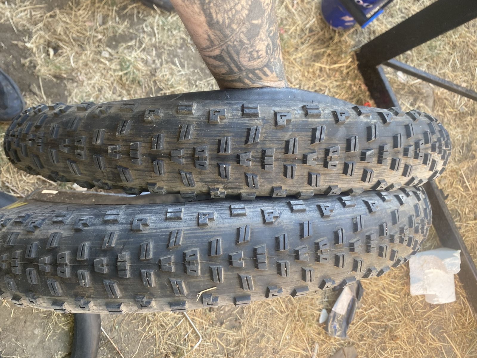 Maxxis Minion FBR 27.5x4Fat Tire, Pair Teravail 27x3.6