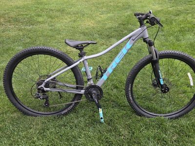 Trek Marlin 5 Mountain Bike - Size S (Small) - Gray/Teal - Front Suspension