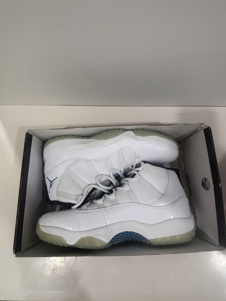 Jordan 11 Legend Blue Size 12