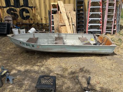 12’ aluminum boat with electric motor