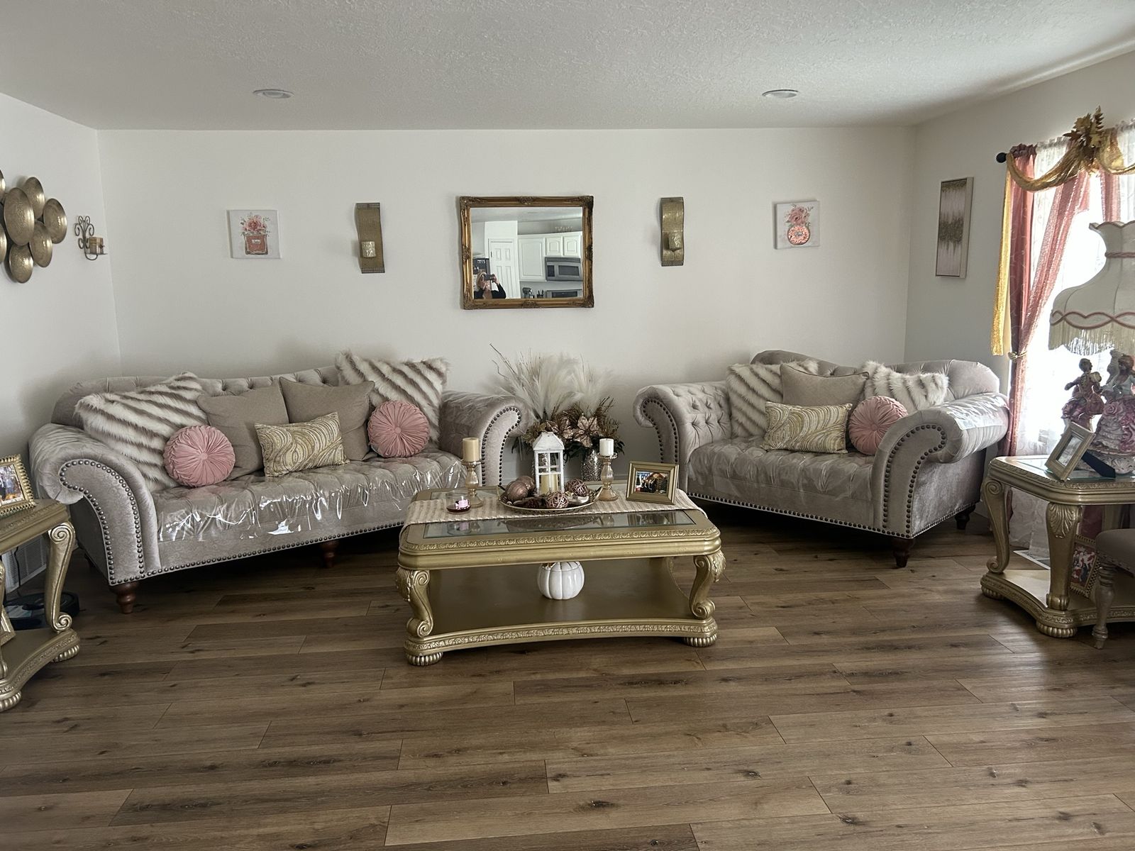 Traditional Tufted Velvet Sofa Set with Nailhead Trim