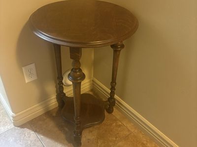 Entry way table