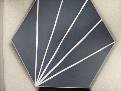 Sunwings Art Deco Hexagon 6"x 7" Peel & Stick