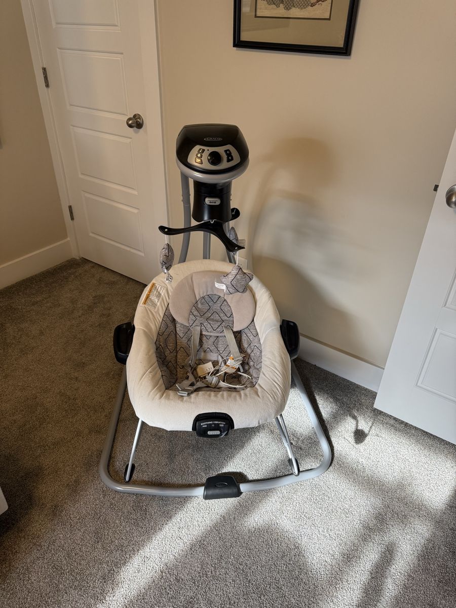 Graco Motorized Swing With Vibration & Music