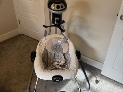 Graco Motorized Swing With Vibration & Music