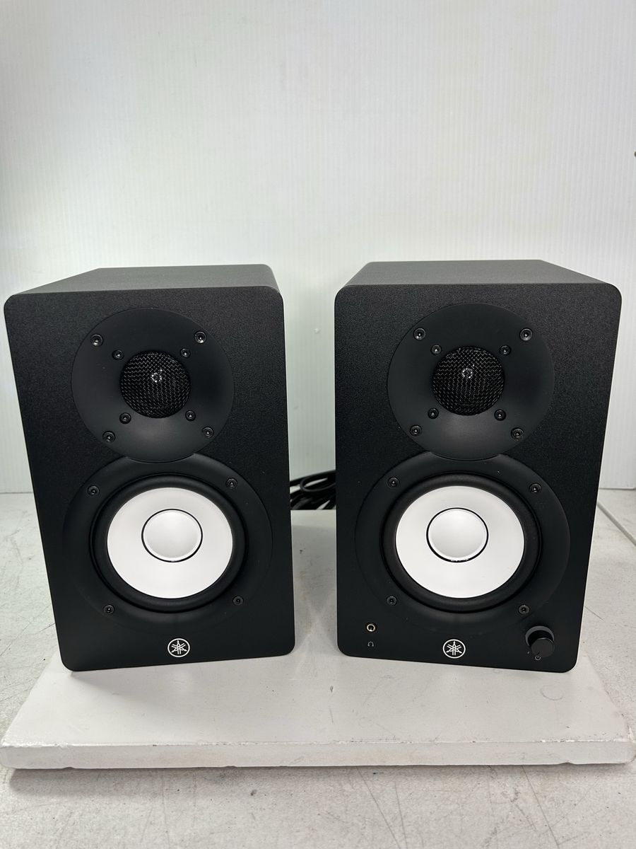 Yamaha HS4 Active Studio Monitor Speakers Pair Black HS4 Professional