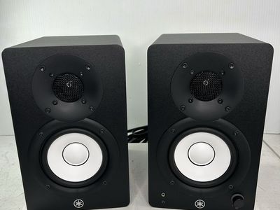 Yamaha HS4 Active Studio Monitor Speakers Pair Black HS4 Professional
