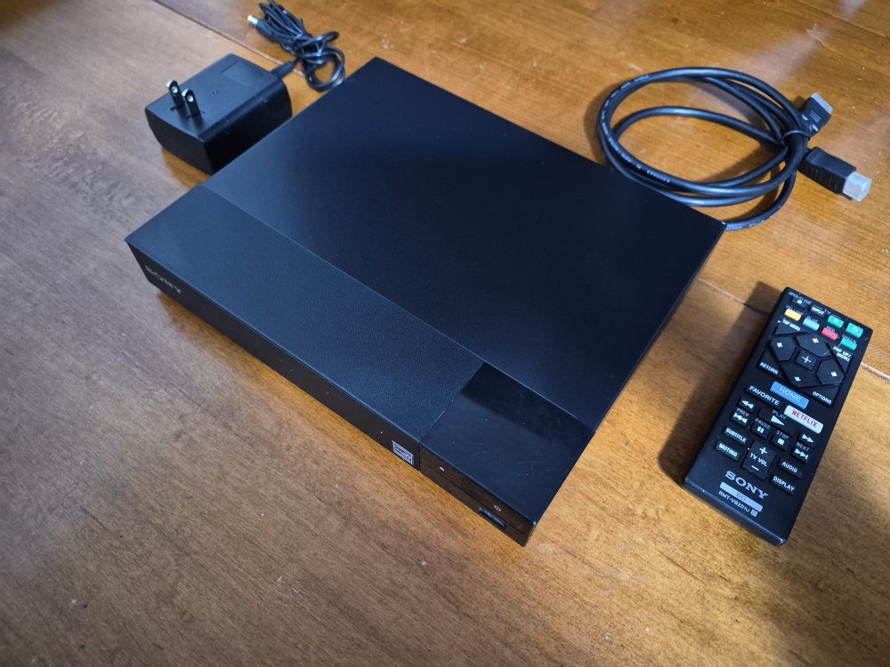 Sony BDP-S1700 Blu-ray & DVD Player Dolby Digital W/ Remote Tested. Excellent Conditions!