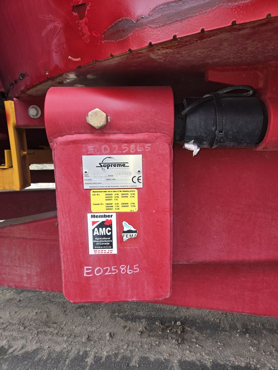 Supreme 1200t Mix Feed Wagon