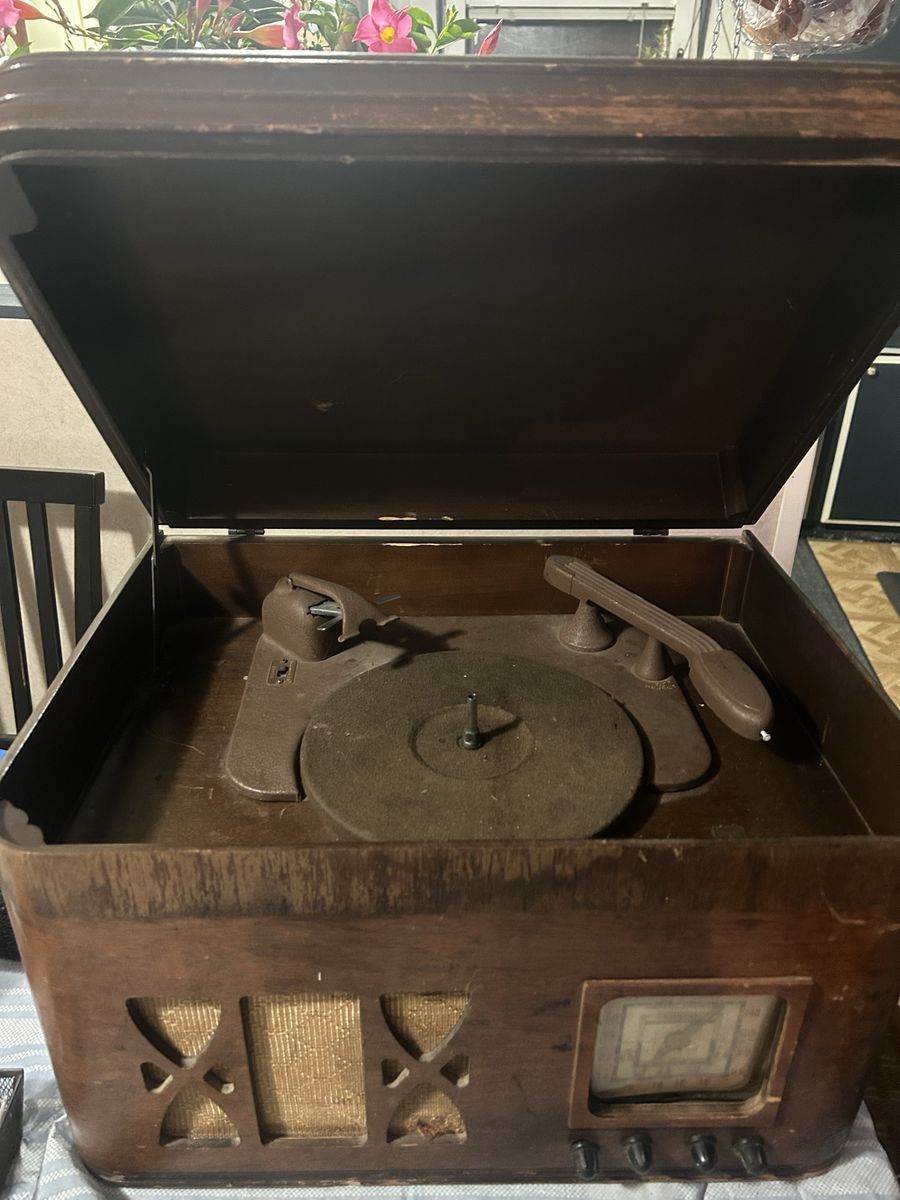 Vintage Wooden Radio Phonograph Player Console - Untested, For Parts/Restoration