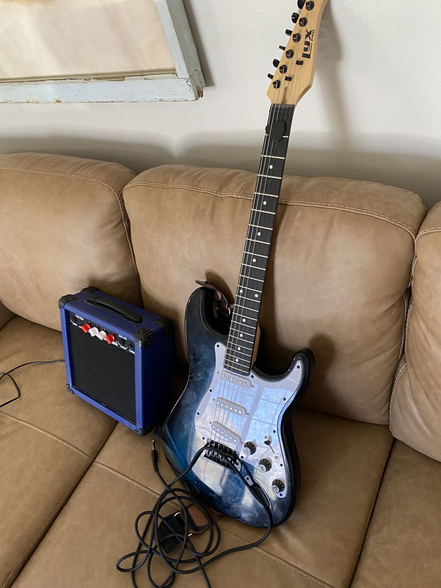 Lyx Pro Electric Guitar And Amp
