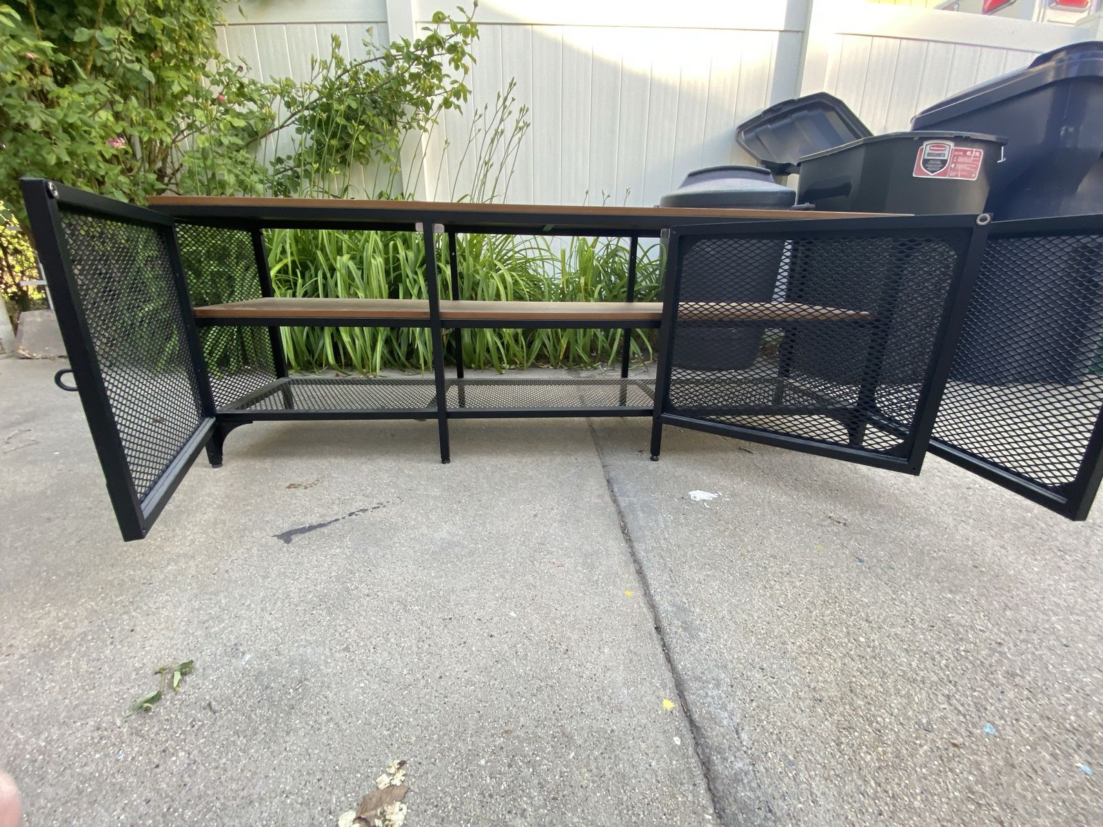 Main image 3