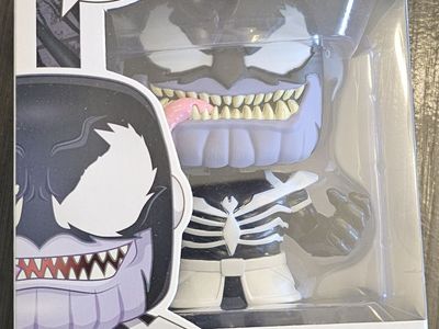Funko Pop! Marvel Venomized Thanos Bobble-Head #510 - Collectible Figure
