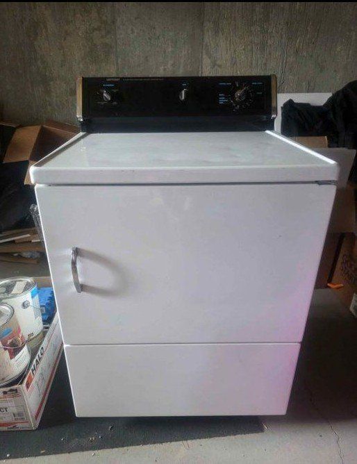 Hotpoint Heavy Duty Electric Dryer - Large Capacity - Works Great!