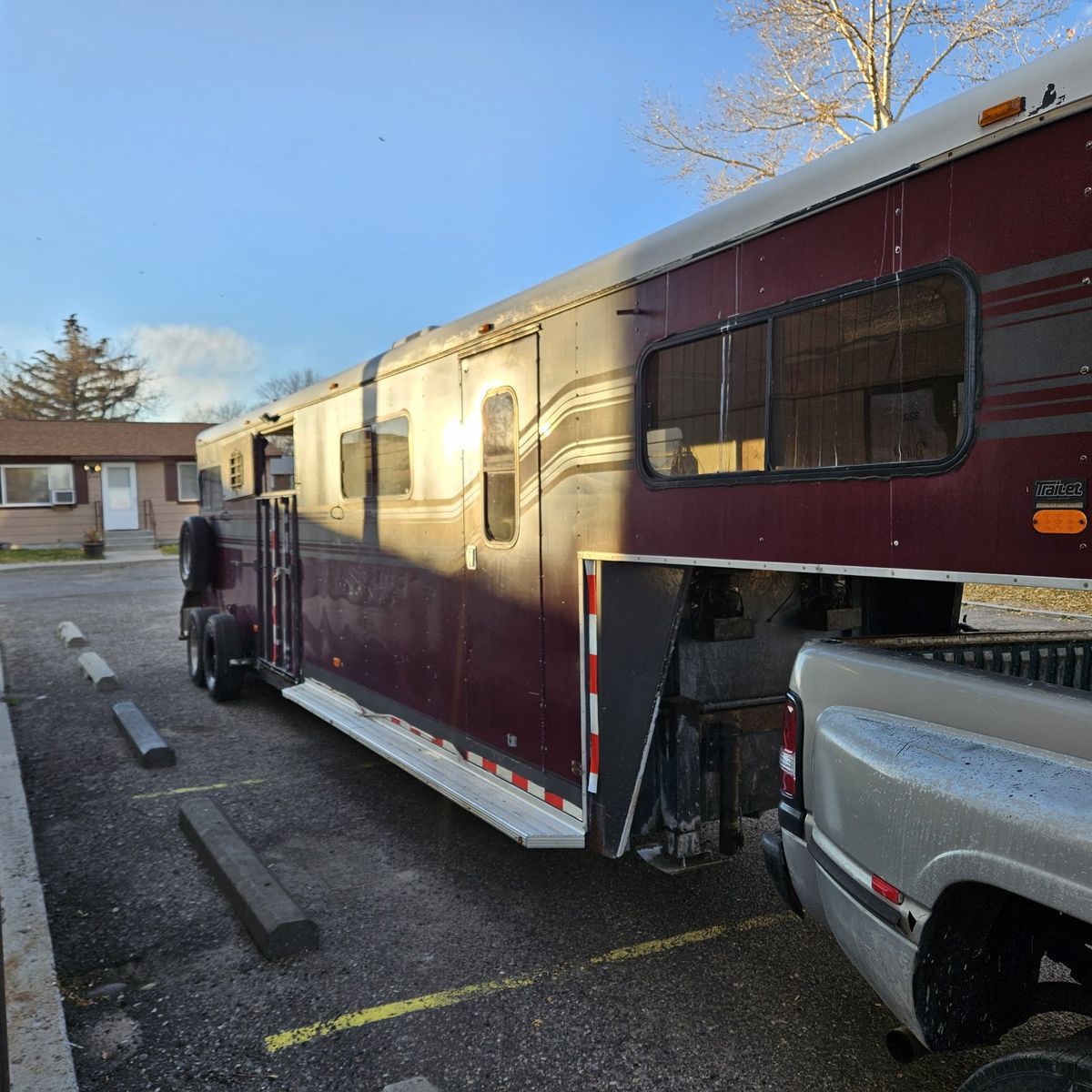 1992 trail-et 36' trailer(horse, moving, sleds,
