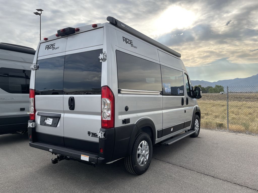 New 2026 Thor Motor Coach Rize 18M