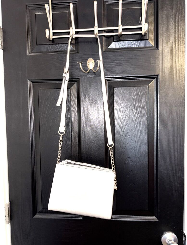 Steve Madden White Faux Leather And Chain Purse